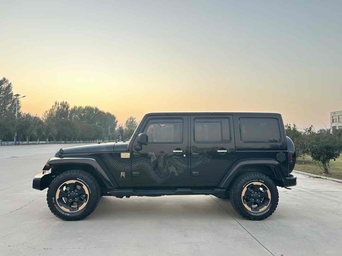 Jeep 牧馬人  2014款 3.6L 龍騰典藏版圖片