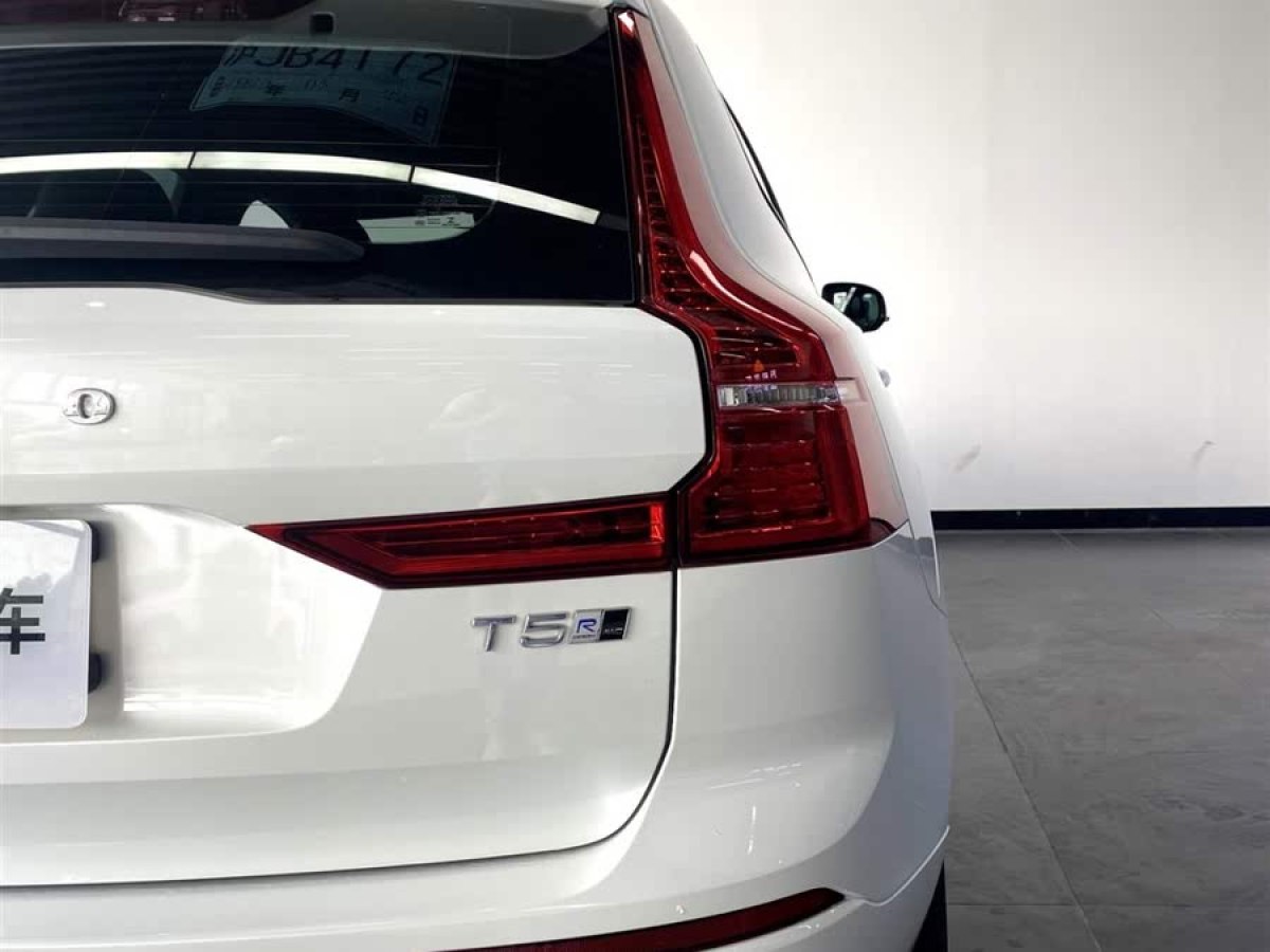 沃爾沃 XC60  2020款 T5 四驅(qū)智遠(yuǎn)運(yùn)動(dòng)版圖片