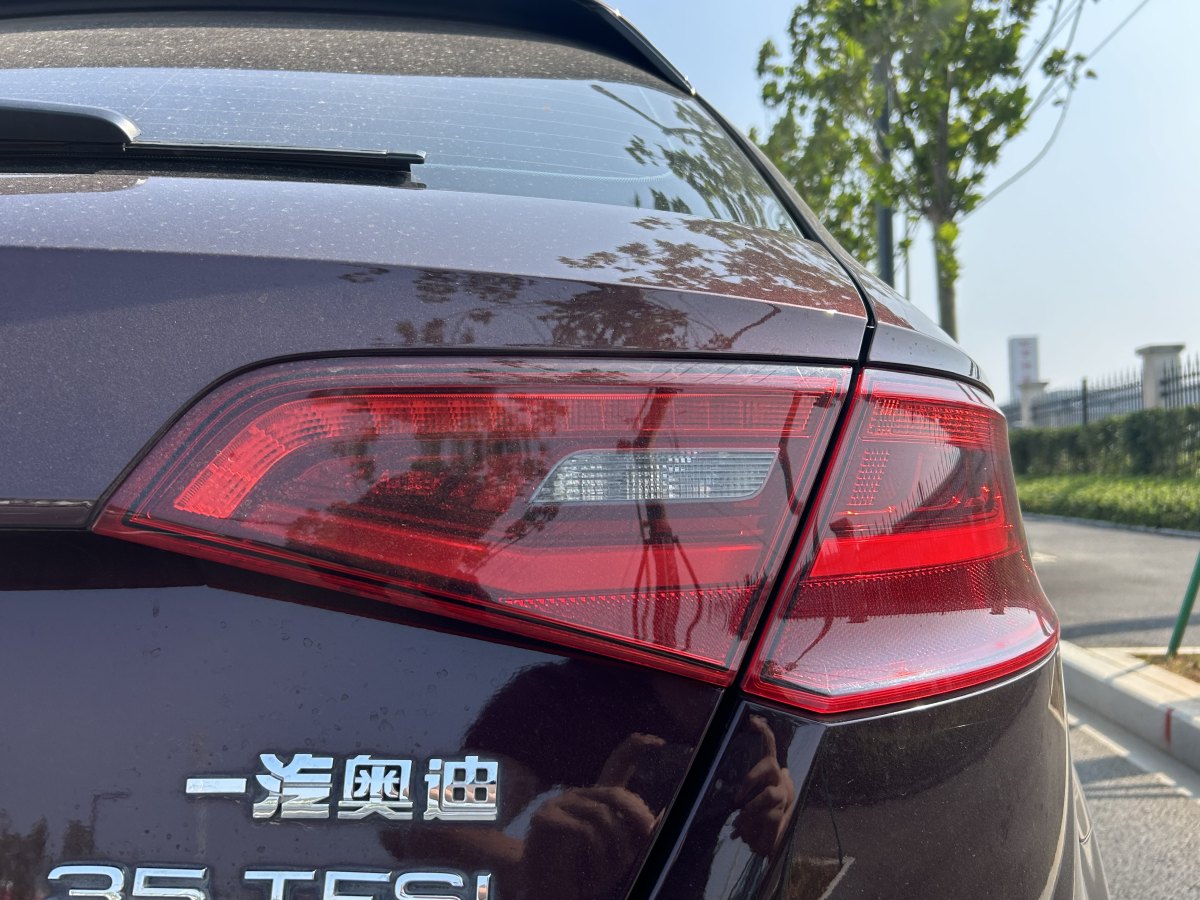 2016年7月奧迪 奧迪A3  2014款 Sportback 35 TFSI 自動(dòng)舒適型