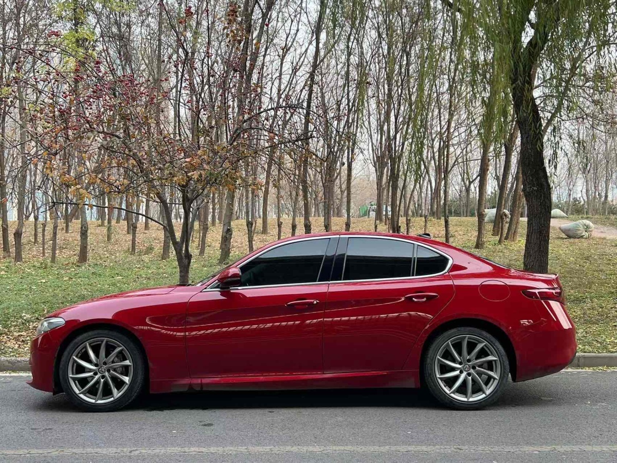 阿爾法·羅密歐 Giulia  2017款 2.0T 200HP 豪華版圖片