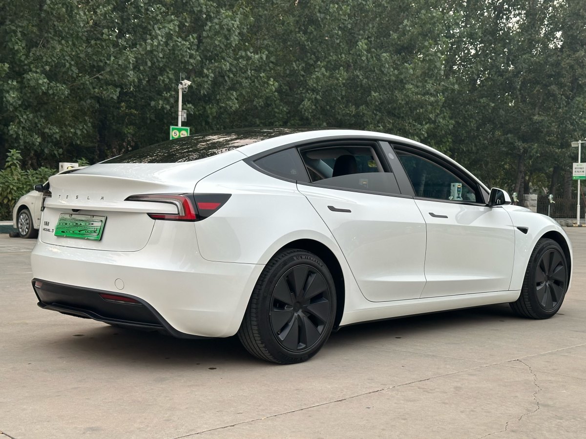 特斯拉 Model Y  2023款 煥新版 后輪驅(qū)動(dòng)圖片