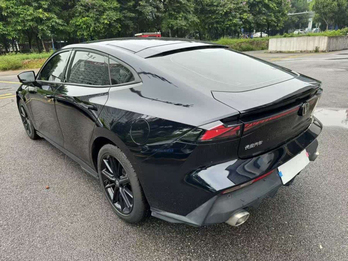 長(zhǎng)安 長(zhǎng)安UNI-V  2022款 1.5T 尊貴型圖片