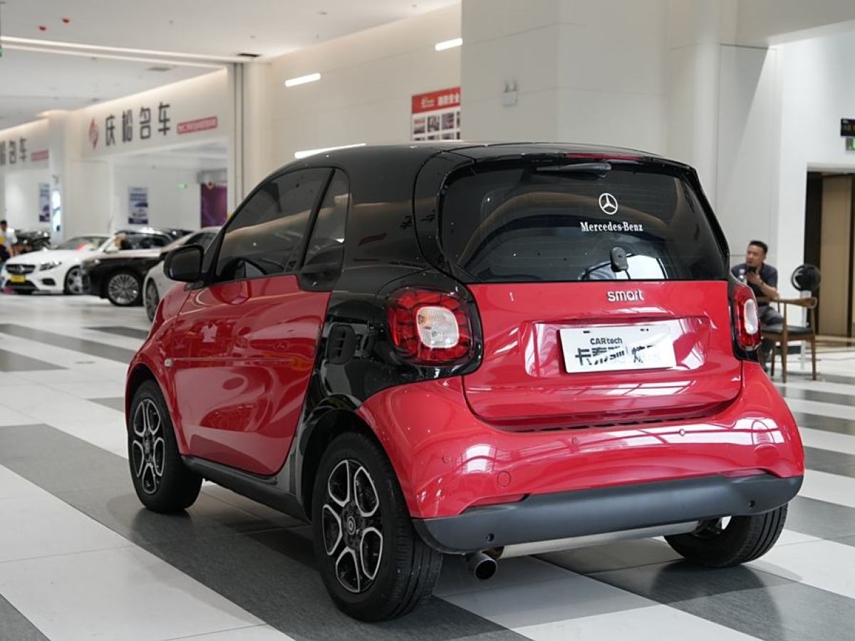 smart fortwo  2017款 1.0L 52千瓦硬頂摯愛特別版圖片