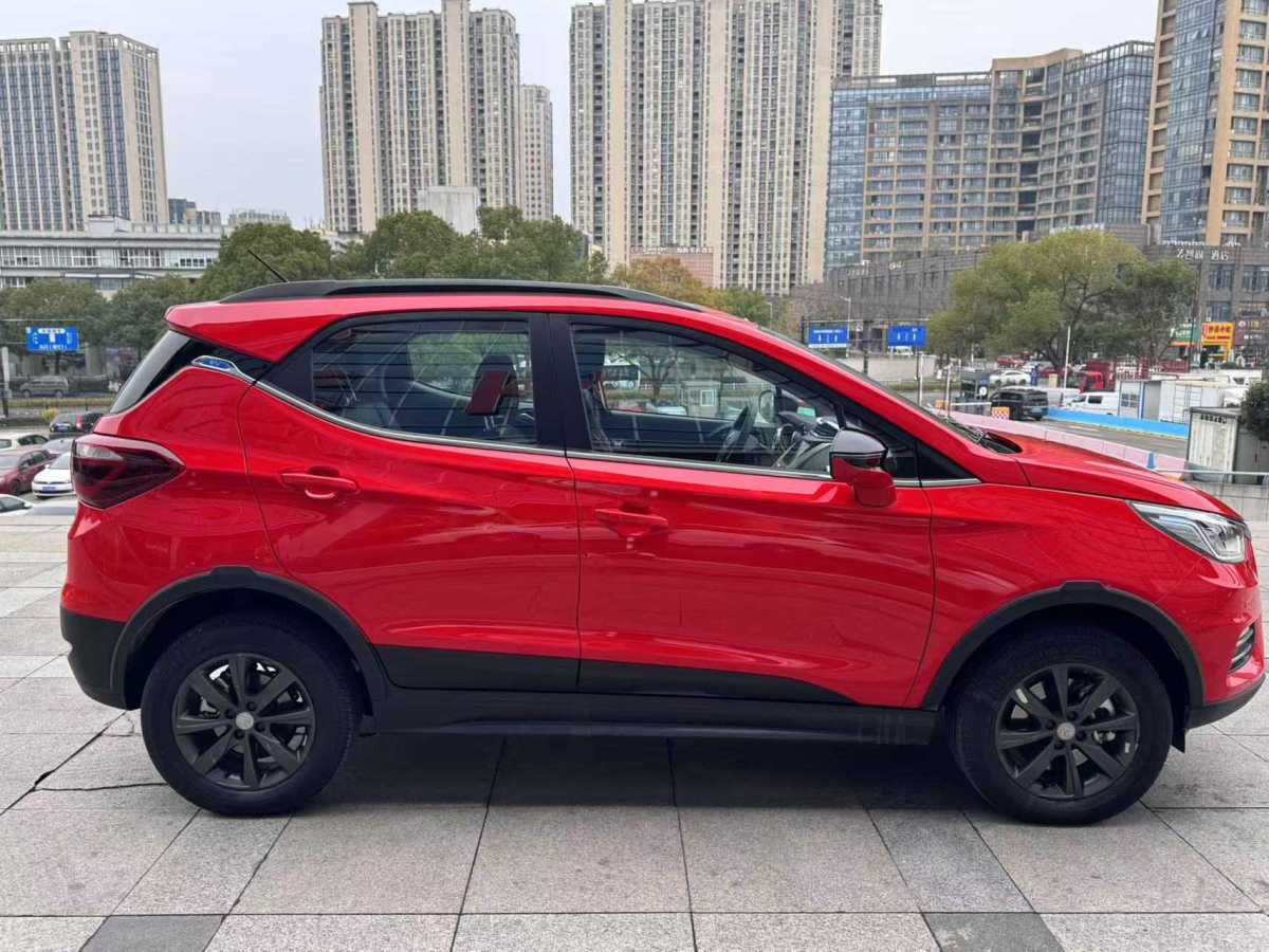 比亞迪 元新能源  2018款 EV360 智聯(lián)炫酷型圖片