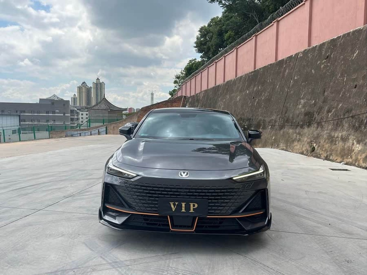 長(zhǎng)安 長(zhǎng)安UNI-V  2022款 1.5T 運(yùn)動(dòng)版圖片