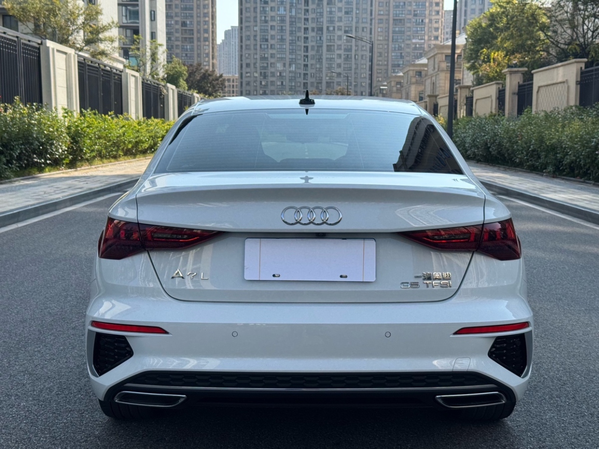 奧迪 奧迪A3  2022款 A3L Limousine 35 TFSI 時(shí)尚運(yùn)動(dòng)型圖片