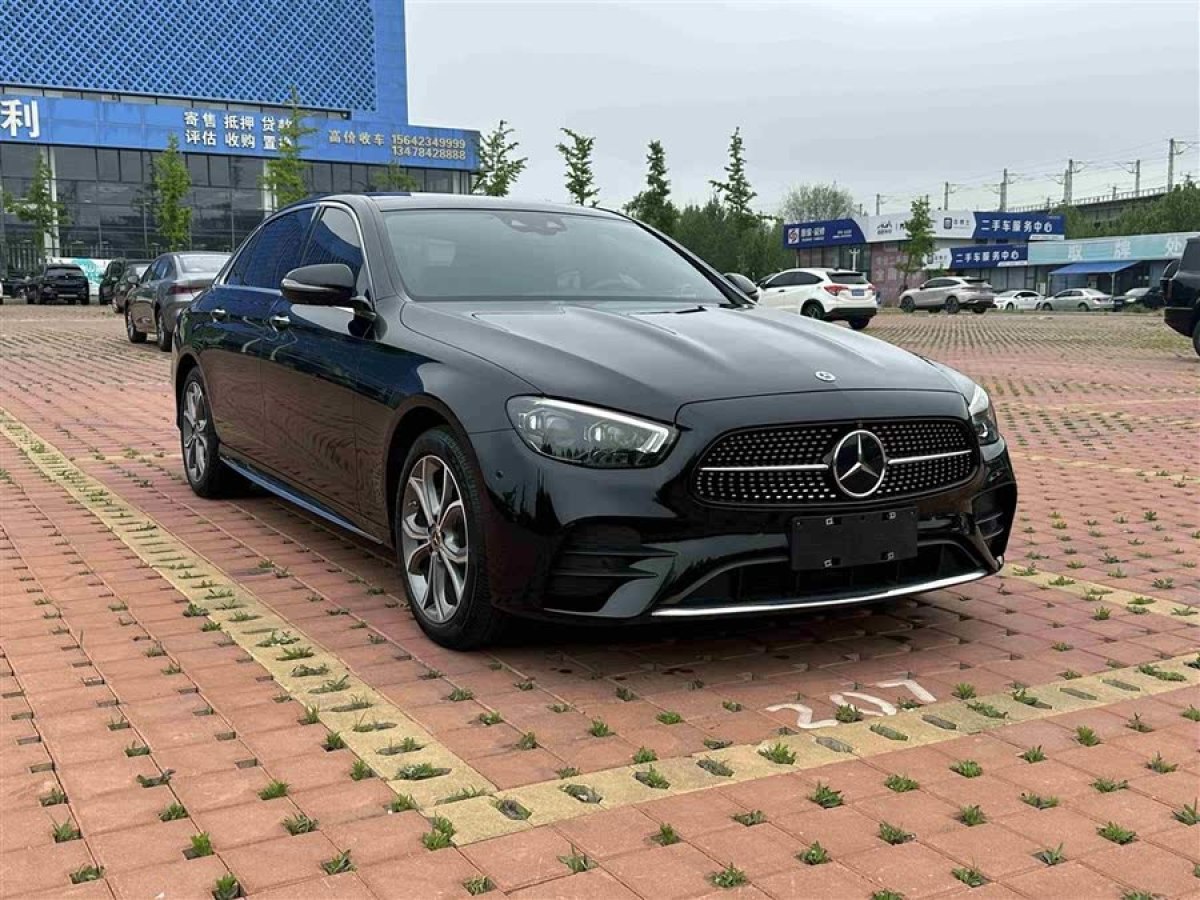奔馳 奔馳E級(jí)  2022款 改款 E 300 L 運(yùn)動(dòng)尊貴型圖片
