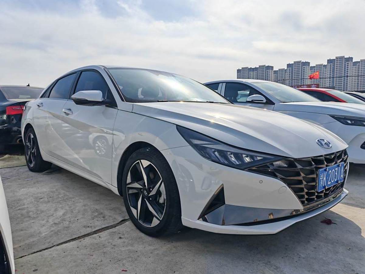 現(xiàn)代 伊蘭特  2023款 1.5L CVT LUX尊貴版圖片