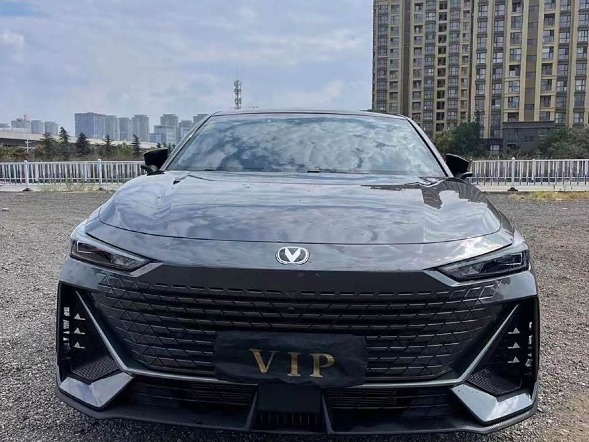 長(zhǎng)安 長(zhǎng)安UNI-V  2022款 1.5T 尊貴型圖片