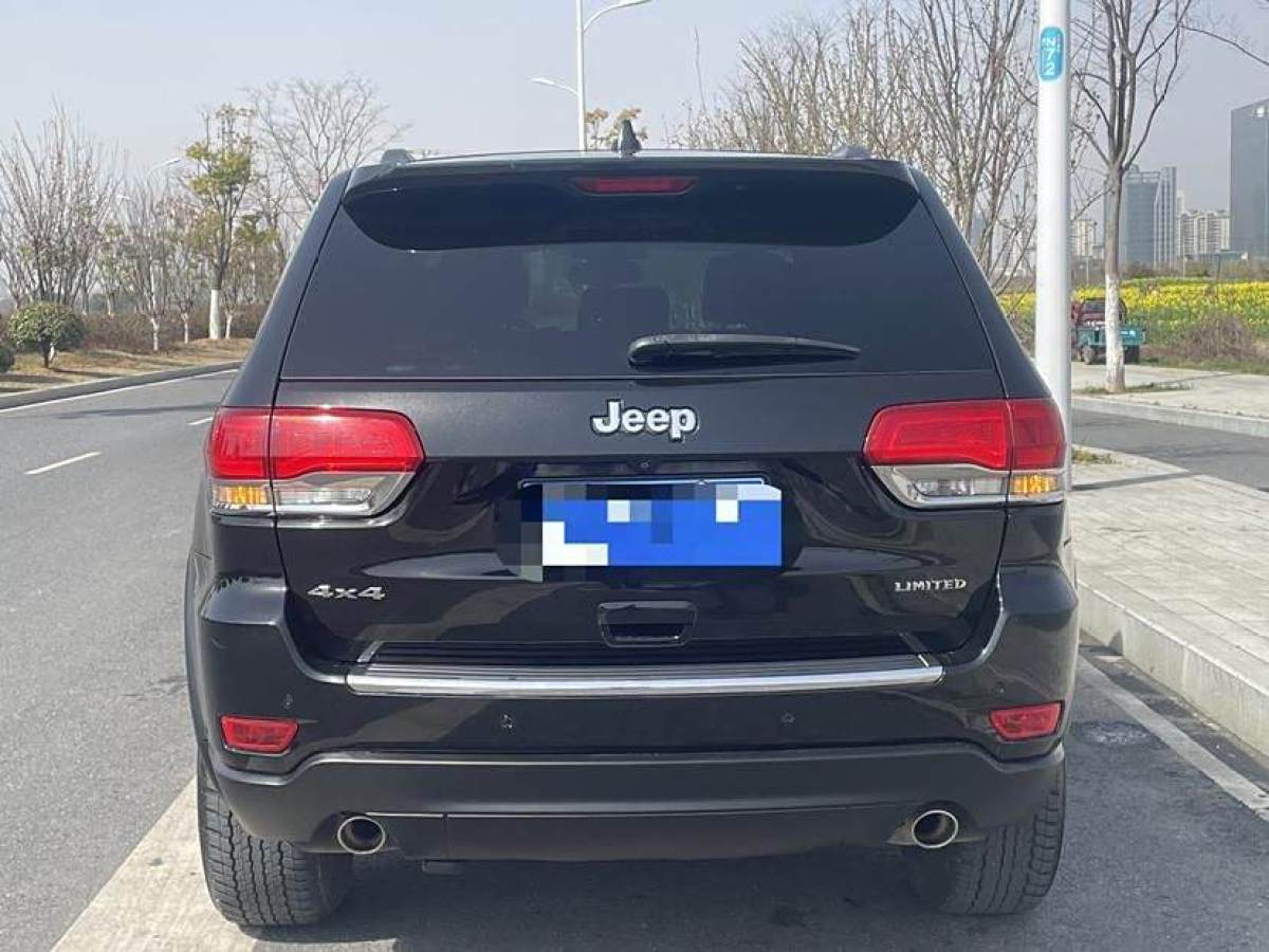 2013年9月Jeep 大切諾基  2014款 3.6L 精英導(dǎo)航版