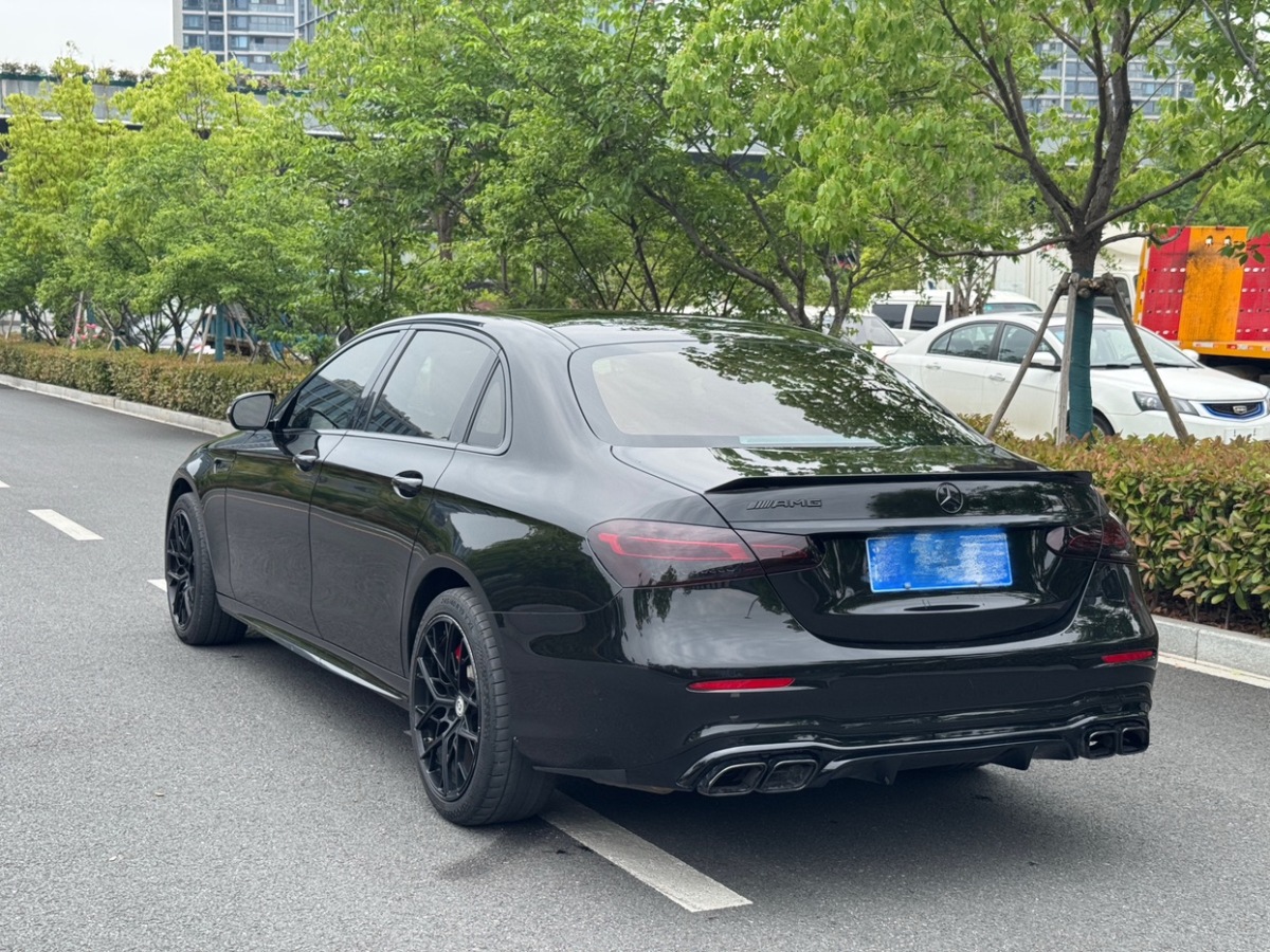 奔馳 奔馳E級(jí)  2022款 E 300 L 運(yùn)動(dòng)時(shí)尚型圖片