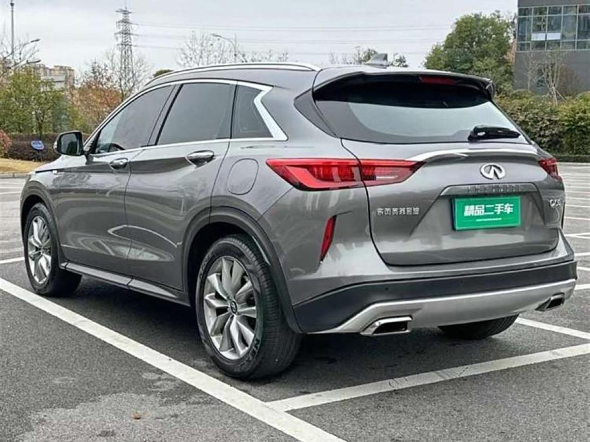 英菲尼迪 QX50  2020款 改款 2.0T 兩驅(qū)菁英版圖片