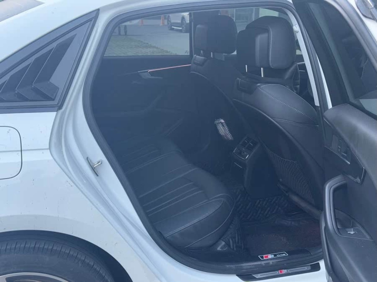 奧迪 奧迪A4L  2020款 40 TFSI 豪華動(dòng)感型圖片