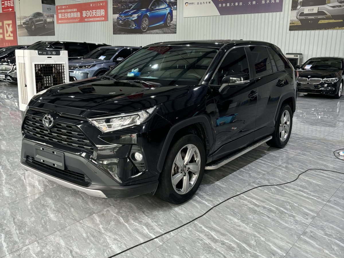 豐田 RAV4  2018款 榮放 2.0L CVT兩驅(qū)風(fēng)尚版圖片