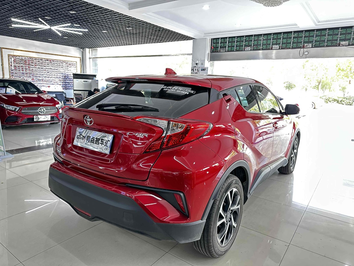 豐田 C-HR  2020款 2.0L 領(lǐng)先版圖片