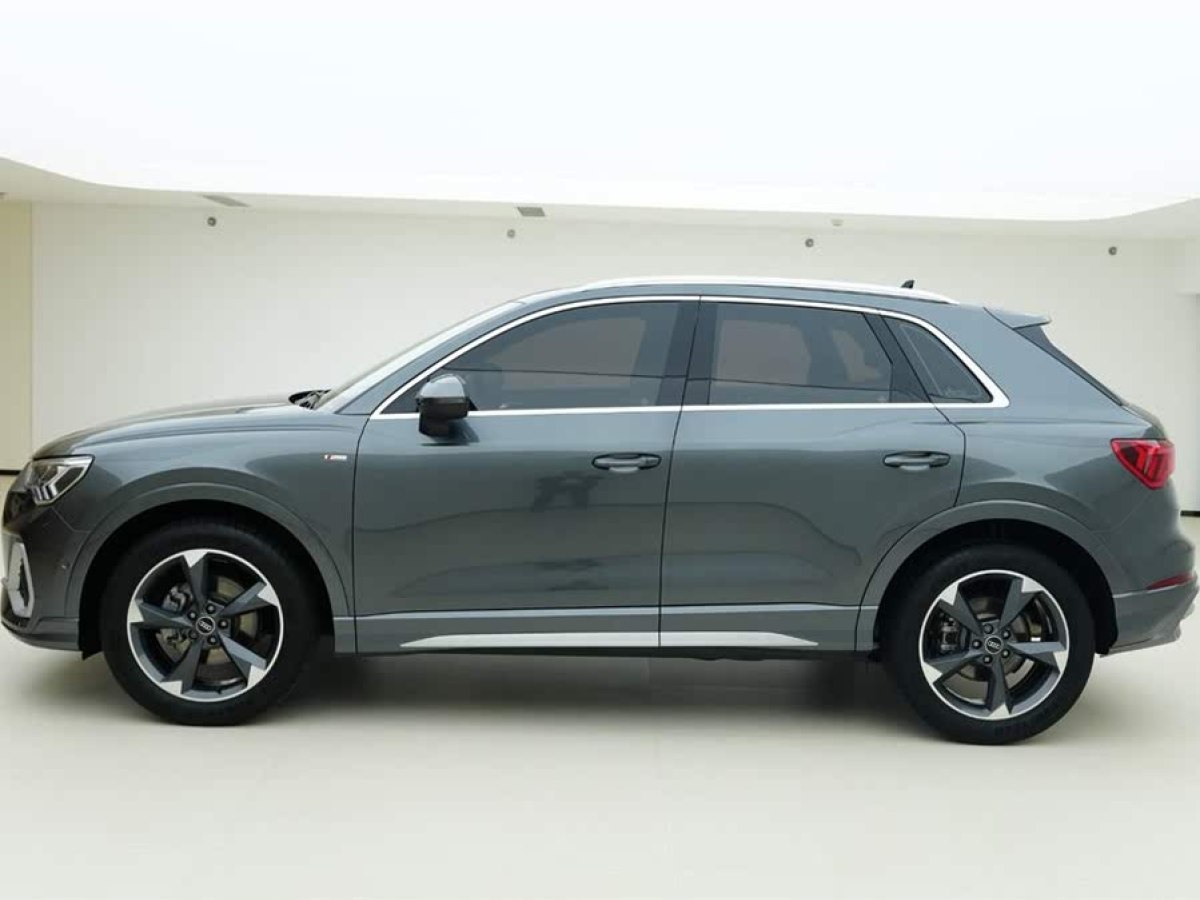 奧迪 奧迪Q3  2022款 35 TFSI 時(shí)尚動(dòng)感型圖片