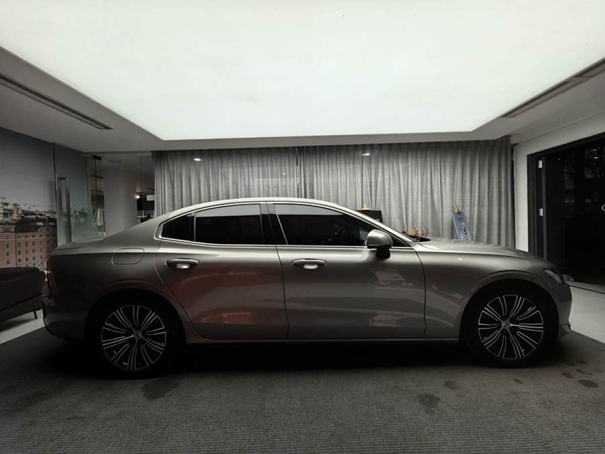 沃爾沃 S60L  2020款 T4 智遠(yuǎn)豪華版圖片