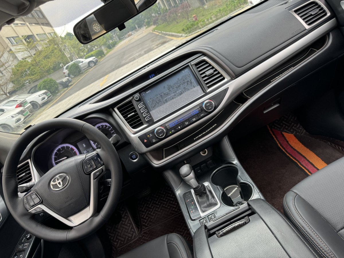 2016年2月丰田 汉兰达  2015款 2.0T 两驱豪华版 7座