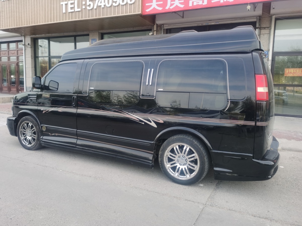 2009年8月GMC SAVANA  2013款 5.3L 四驅(qū)總裁級(jí)