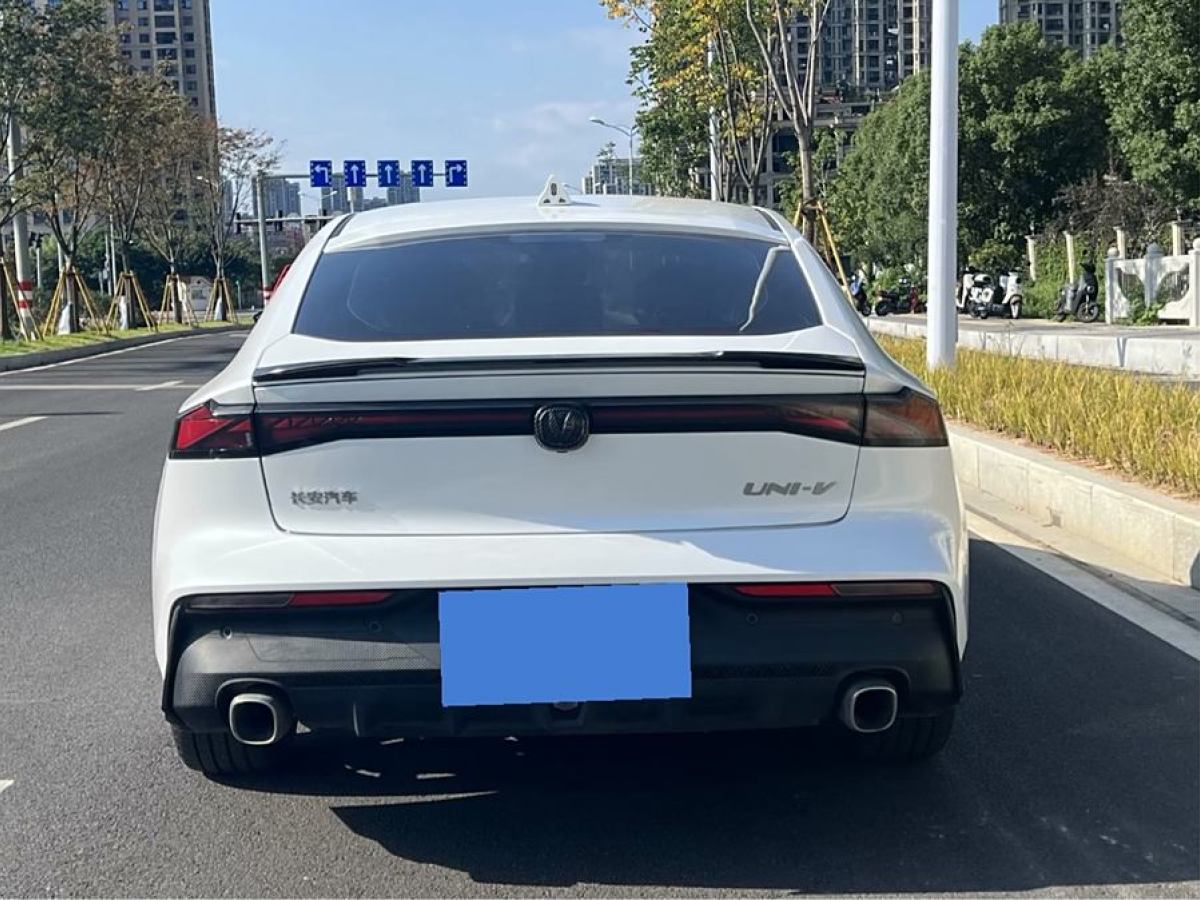 2023年10月長(zhǎng)安 長(zhǎng)安UNI-V  2023款 1.5T 尊貴型