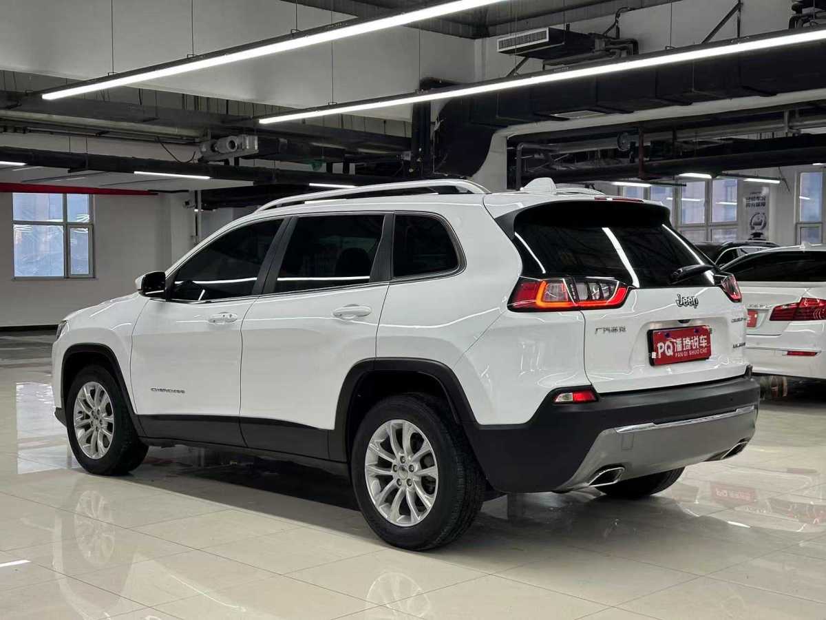 Jeep 自由光  2019款 2.0T 兩驅(qū)智享版 國(guó)VI圖片