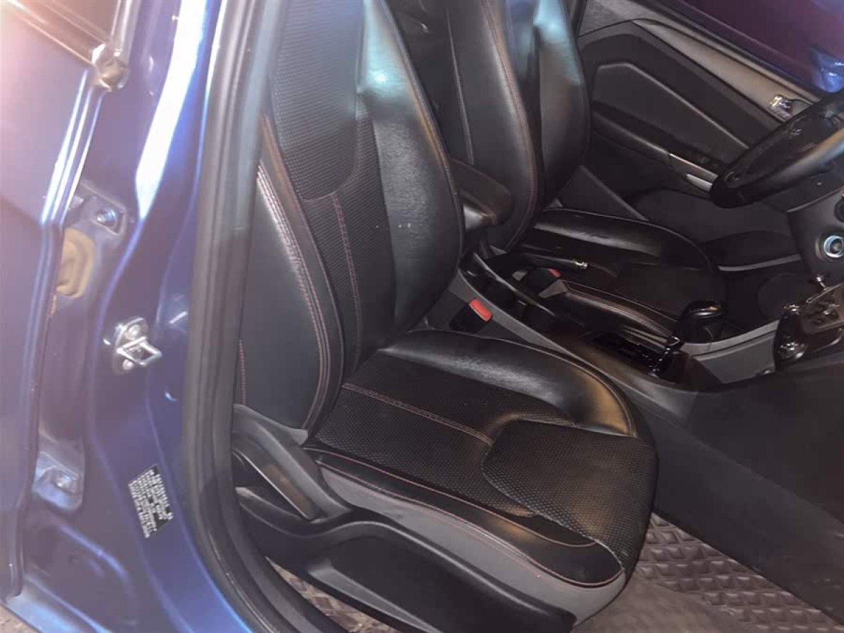 奇瑞 艾瑞澤5  2016款 1.5L CVT領(lǐng)潮版圖片
