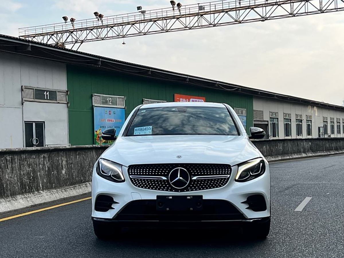 奔馳 奔馳GLC  2022款 改款 GLC 300 4MATIC 轎跑SUV圖片