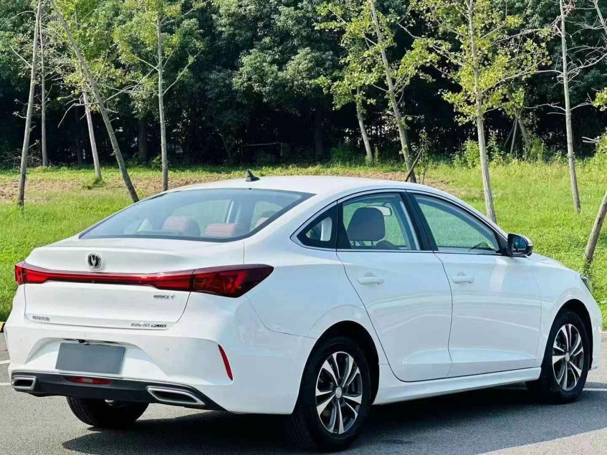 長(zhǎng)安 逸動(dòng)  2022款 PLUS 1.6L GDI 手動(dòng)豪華型圖片