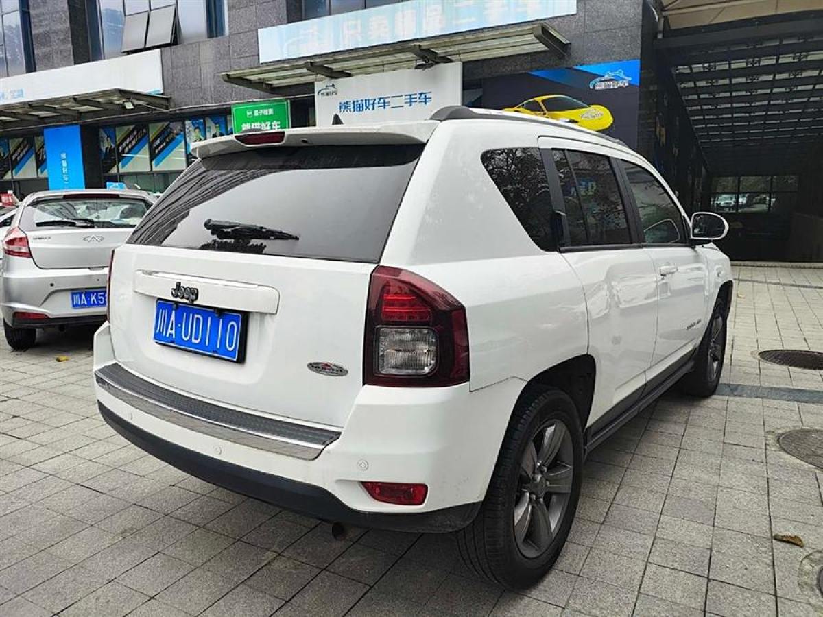 Jeep 指南者  2014款 改款 2.4L 四驅(qū)舒適版圖片