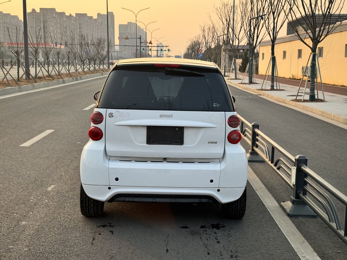 smart fortwo  2014款 1.0 MHD 硬頂城市光波激情版圖片