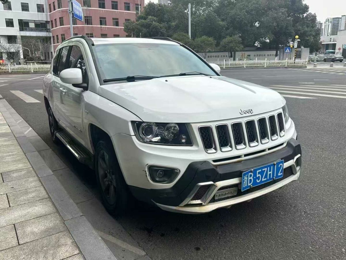 Jeep 指南者  2015款 2.0L 兩驅(qū)豪華版圖片