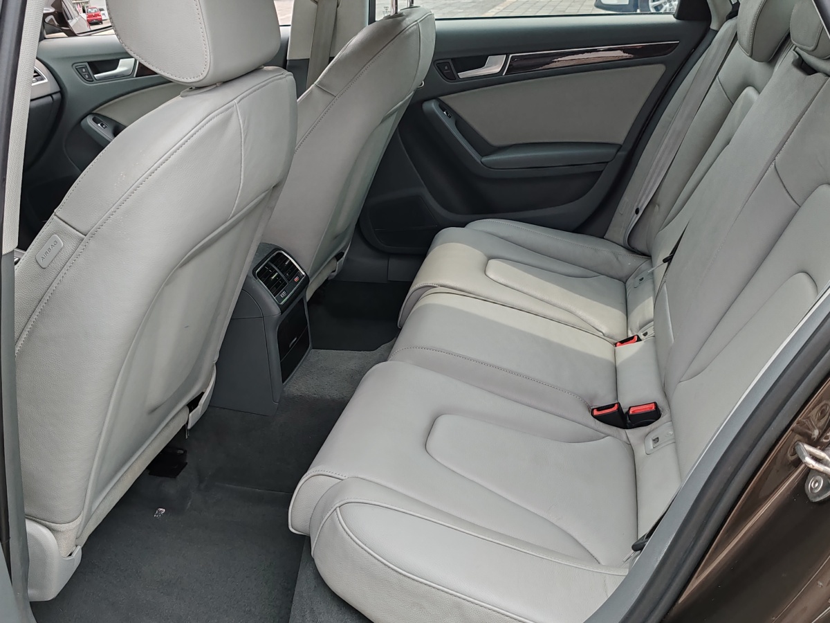 2015年10月奥迪 奥迪A4L  2015款 35 TFSI 自动舒适型