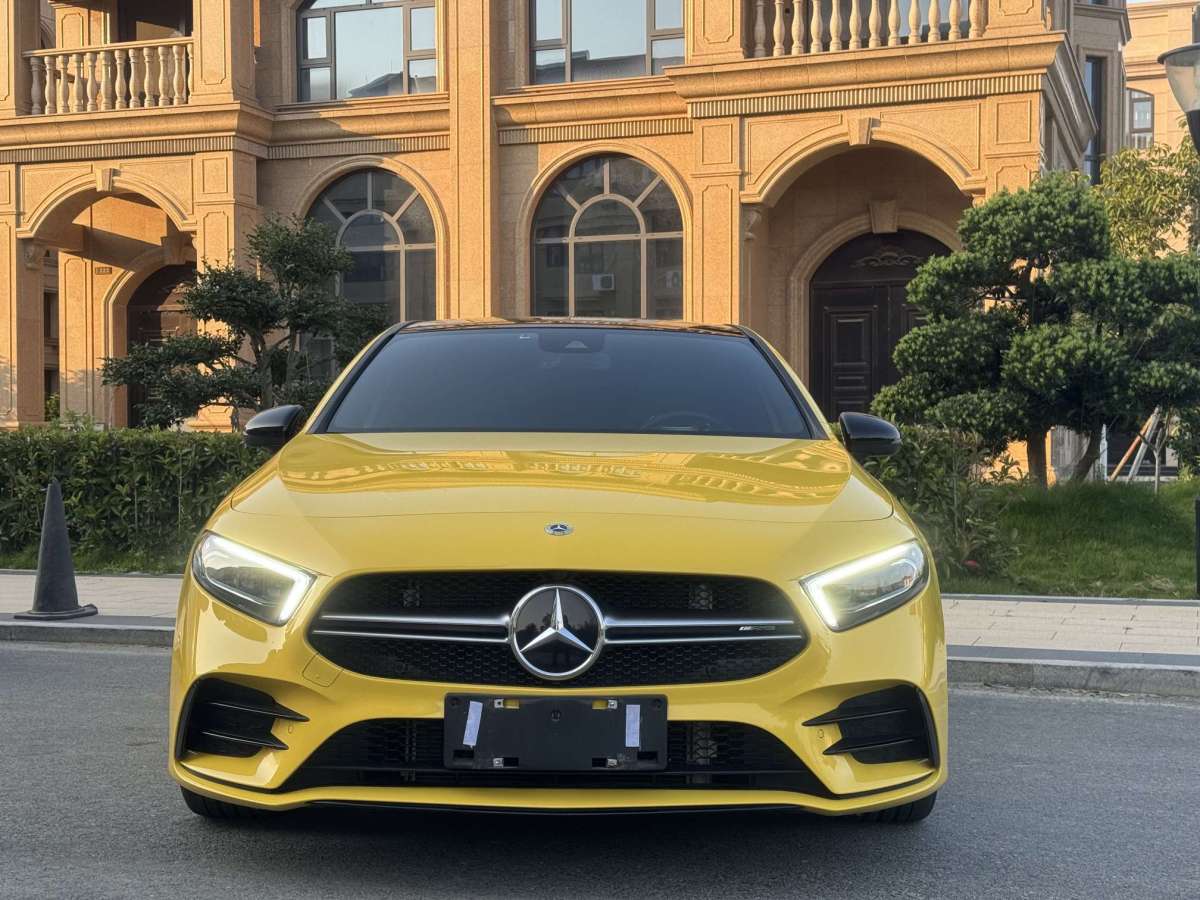 2022年2月奔馳 奔馳A級AMG  2022款 AMG A 35 4MATIC