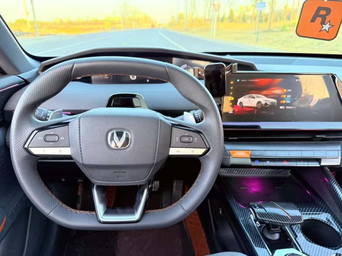 長安 長安UNI-V  2022款 1.5T 運動版圖片