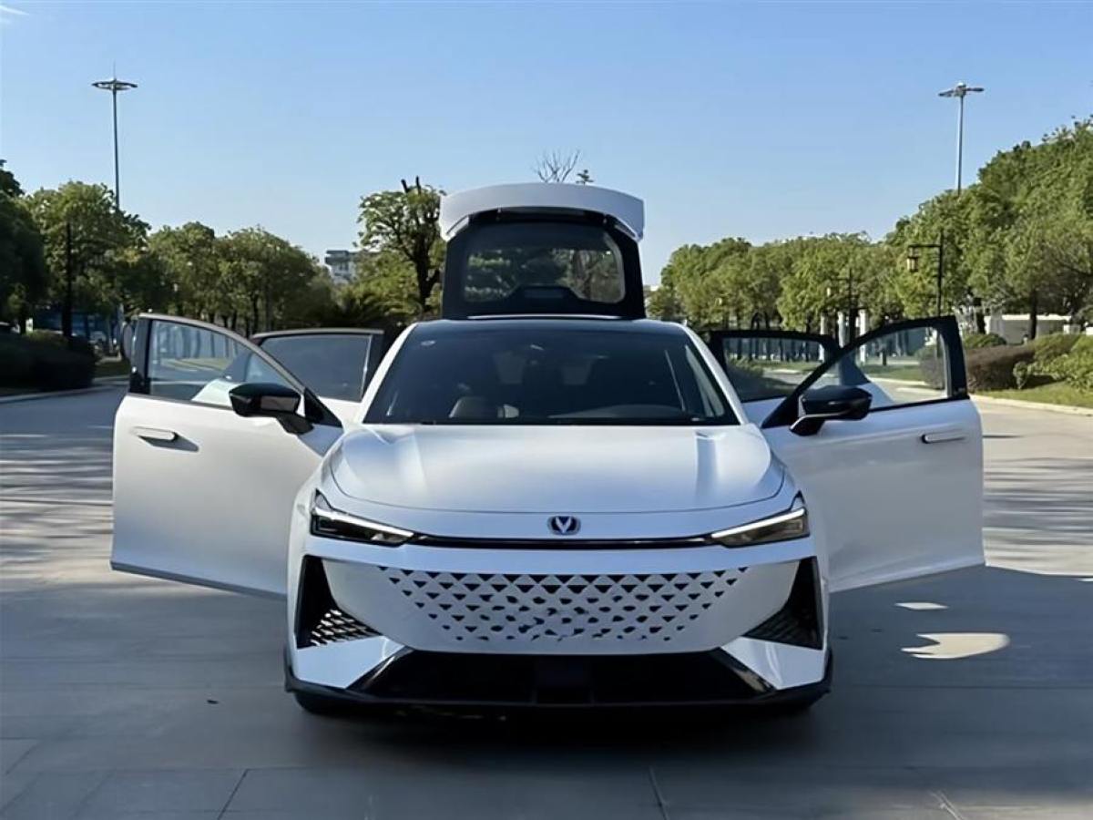 長(zhǎng)安 長(zhǎng)安UNI-V  2024款 1.5T 尊享型圖片