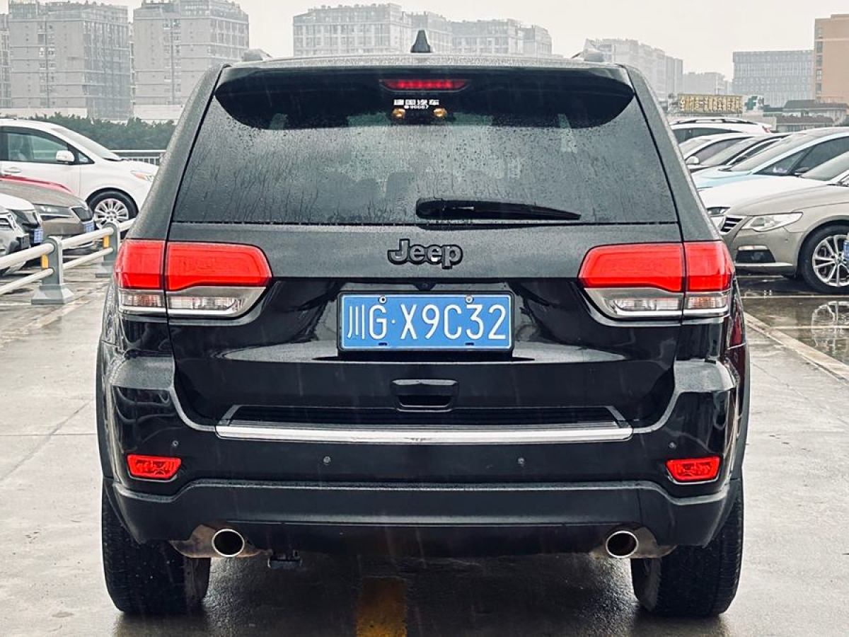 2014年10月Jeep 大切諾基  2015款 3.0L 舒享導(dǎo)航版