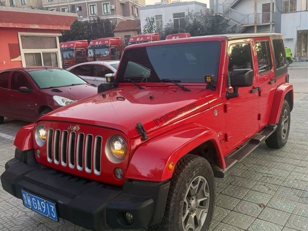 Jeep 牧馬人  2015款 3.0L Sahara 四門舒享版圖片