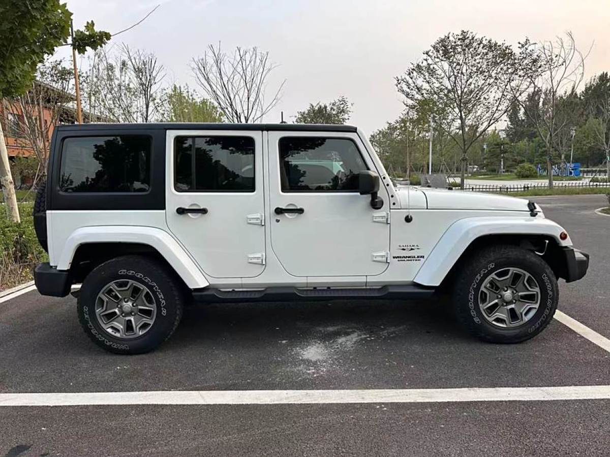 Jeep 牧馬人  2017款 3.0L Sahara 四門舒享版圖片