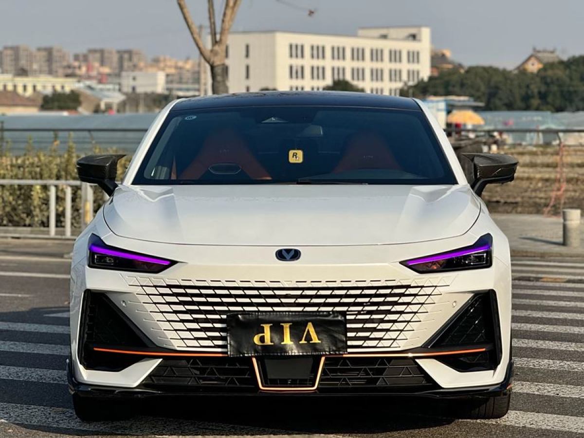 長(zhǎng)安 長(zhǎng)安UNI-V  2023款 1.5T 運(yùn)動(dòng)版圖片