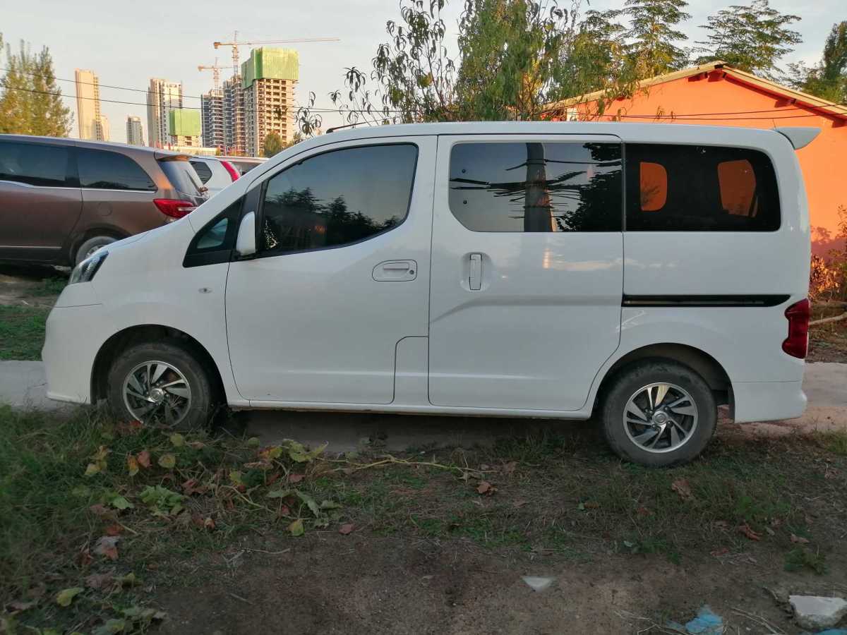 日產(chǎn) NV200  2018款 1.6L CVT豪華型圖片