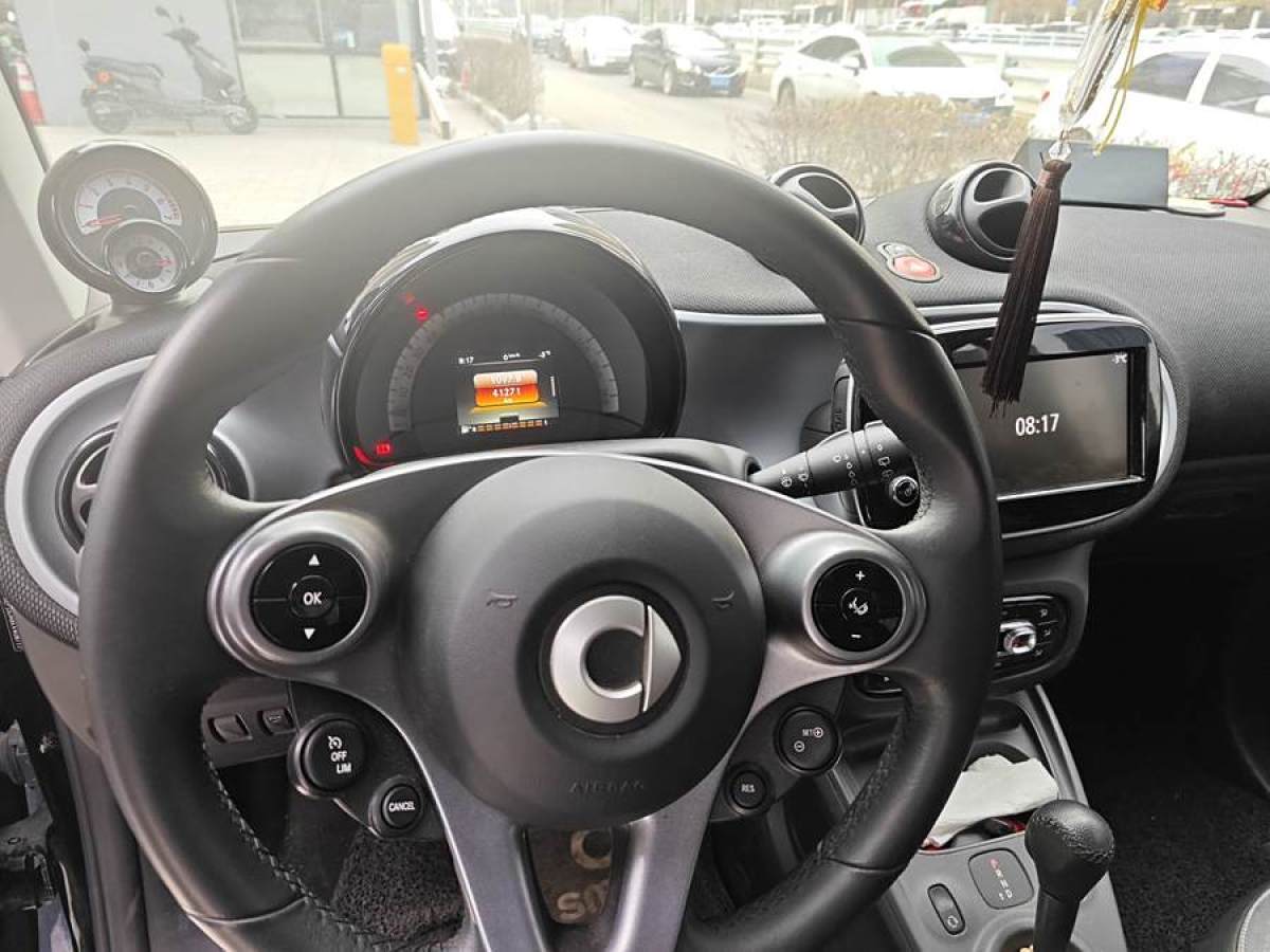 smart fortwo  2019款 0.9T 66千瓦硬頂先鋒版 國(guó)VI圖片