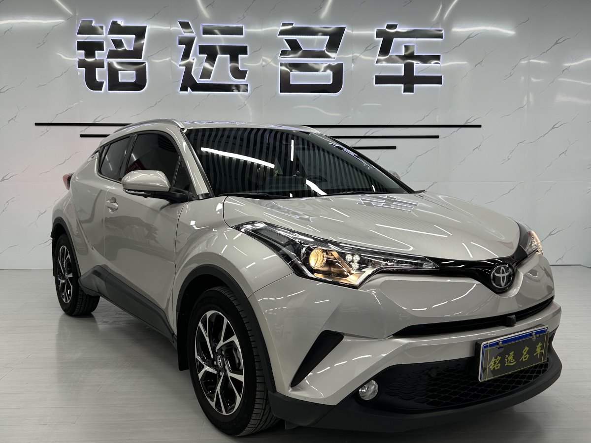 2020年6月豐田 C-HR  2020款 2.0L 領(lǐng)先版