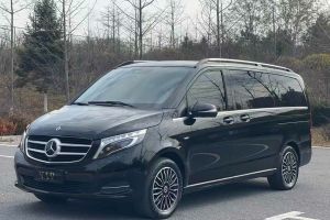 奔驰A级 奔驰  A 220 L 4MATIC 运动轿车