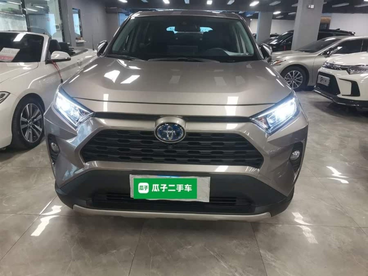 豐田 RAV4榮放  2023款 雙擎 2.5L E-CVT兩驅(qū)精英版圖片