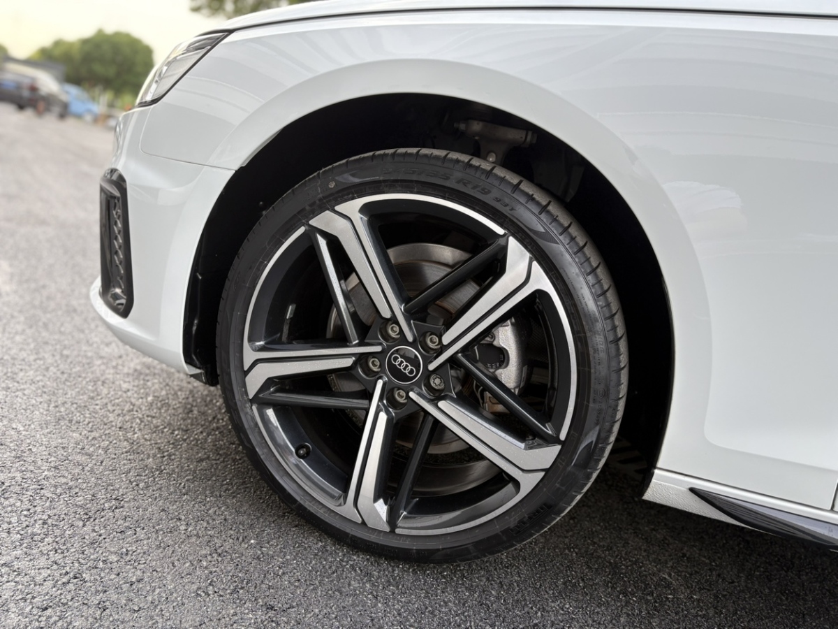 奧迪 奧迪A4L  2024款 40 TFSI 豪華動感型圖片