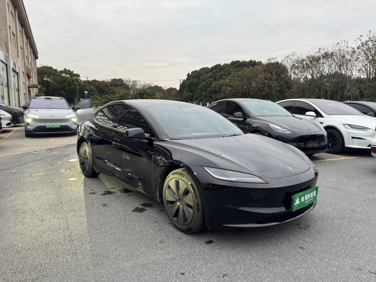 特斯拉 Model 3  2023款 煥新版 后輪驅(qū)動(dòng)圖片