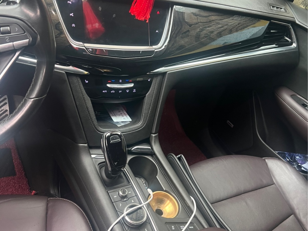 2019年10月凯迪拉克 XT6  2020款 改款 28T 六座四驱豪华型