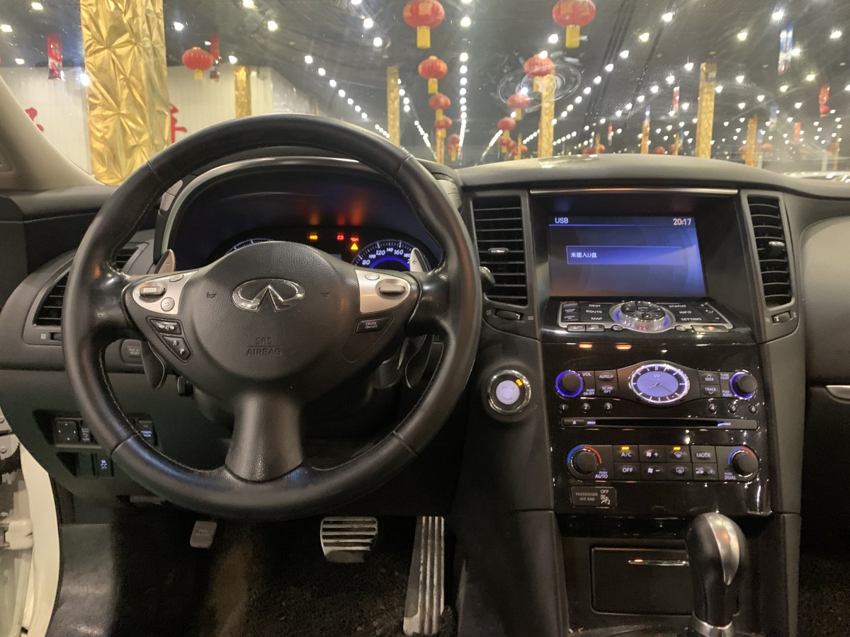 2014年8月英菲尼迪 QX70  2013款 3.7L 標準版