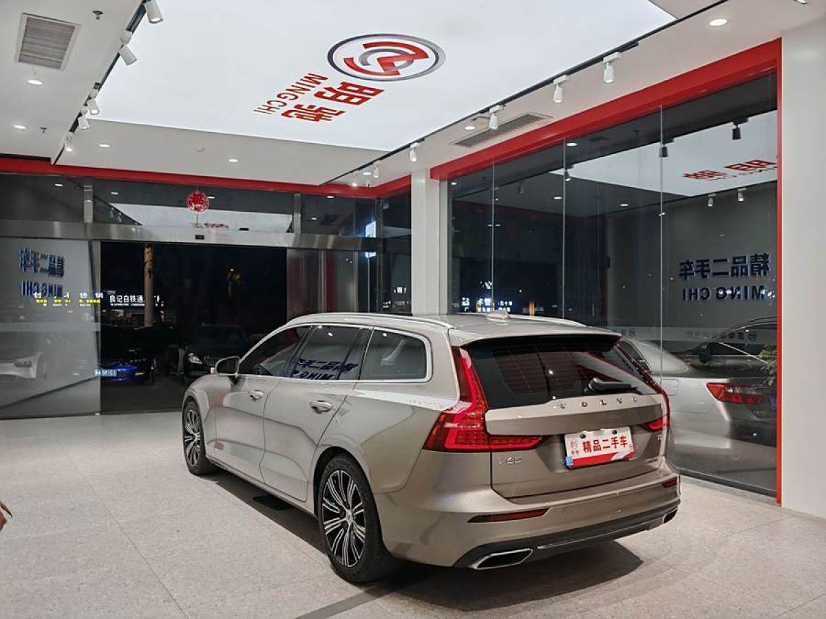 沃爾沃 V60  2020款 T5 智遠(yuǎn)運(yùn)動(dòng)版圖片