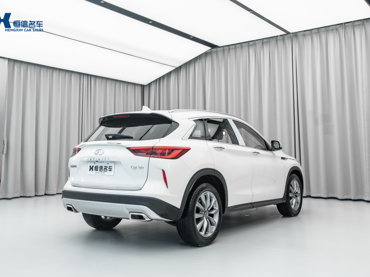 英菲尼迪 QX50  2020款 改款 2.0T 两驱时尚版图片